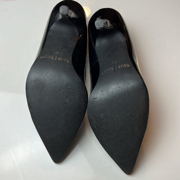 🖤WHITE HOUSE BLACK MARKET SHINY BLACK LEATHER 4’ HEELS SIZE 7 MEDIUM 🖤 - Picture 12 of 16